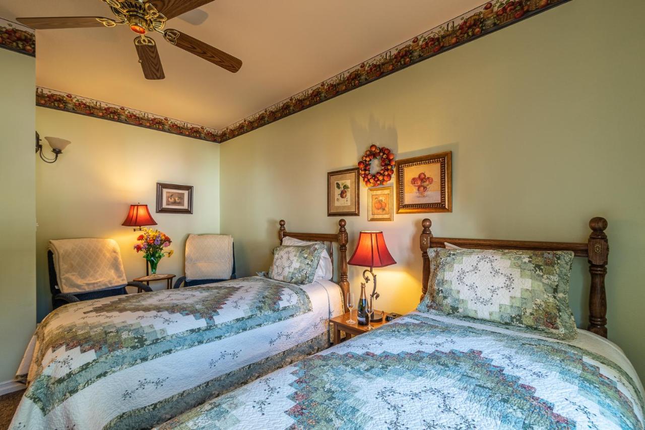 Bed & Breakfast Apples *