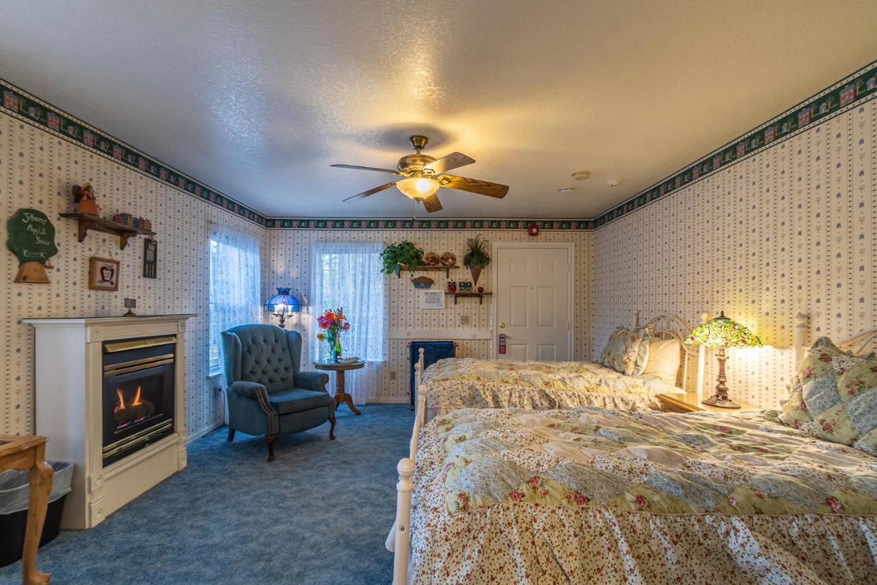 Bed & Breakfast Apples *